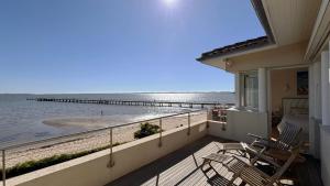 Villa front Bassin, accès plage privée, piscine