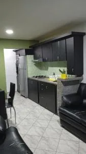 Cómodo y Familiar Apartamento en San Diego - Maracay