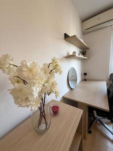 Flat close to University with private parking 