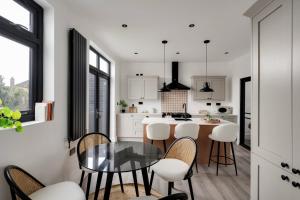 Modern and Cozy 4BR Ideal for Families and Groups