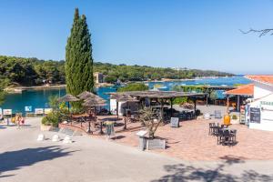 Camping Bijela Uvala - Roan