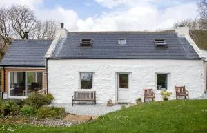 Half of 17 Torrin - Kilbride