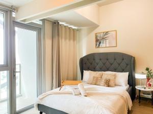 Luxury BGC Condo Near Uptown,Grand Hyatt #upt219k