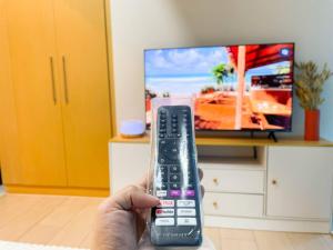 Luxurious Modern BGC Condo at Uptown #upt131h