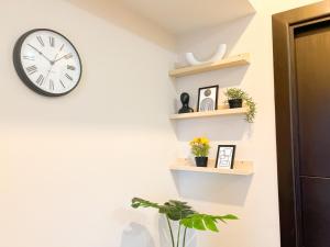 Upscale BGC Stay Near Mitsukoshi #upt130g