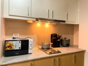 BGC Condo Facing Mitsukoshi Mall #upt122g