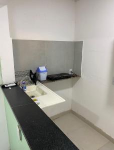 AP31 - Suíte Privativa e Aconchegante com Mini Cozinha a 3 Minutos da Praia