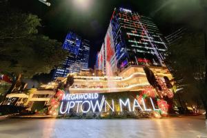 Luxury BGC Condo Across Mitsukoshi #upt112b