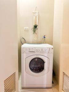 BGC Staycation: 1BR Condo Uptown Area #ournw12d