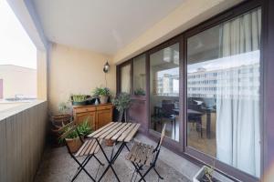Appartements Spacious Apt With Terrace And Parking : photos des chambres