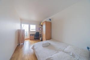 Appartements Spacious Apt With Terrace And Parking : photos des chambres
