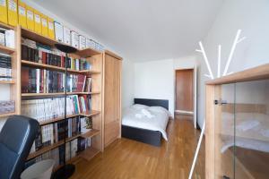 Appartements Spacious Apt With Terrace And Parking : photos des chambres