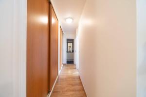 Appartements Spacious Apt With Terrace And Parking : photos des chambres