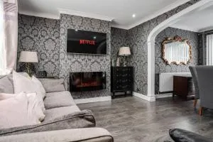 Long Stay Discounts! Spacious Home Free Parking - Bickerstaffe