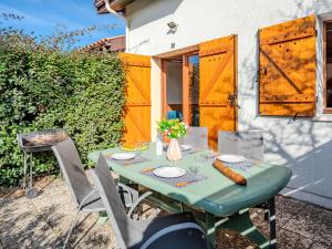 Apartment Les Landaises-5 by Interhome