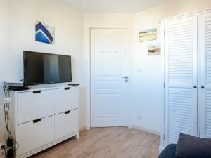 Apartment LOustalet-5 by Interhome
