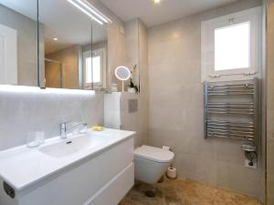 Apartment Orellana-5 by Interhome