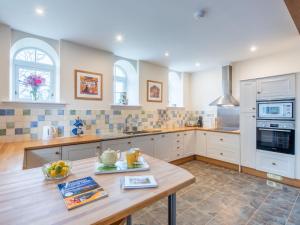 Holiday Home Old Stables by Interhome