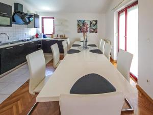 Holiday Home Sonja by Interhome