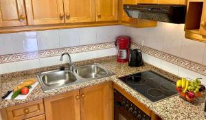 1 bedroom apartment with airconditioning and bath - max 4 guests