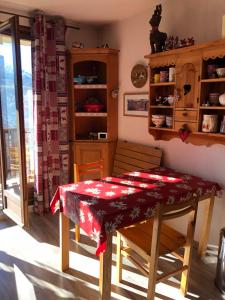 Appartements F2 avec tres belle vue montagne : photos des chambres