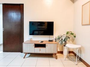 Skyline Views Serenity in the City