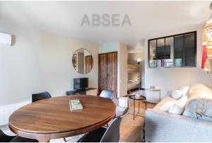Nice Renovated Studio With Garden Pool Air Conditioning 4 Sleeps
