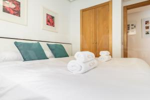 Seaside stay with large terrace, pool & parking REMS