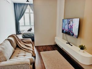 LV7 Minimalist 4pax Kuantan