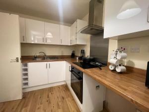 2 Bed Apartment Tower Bridge Big Ben The Shard