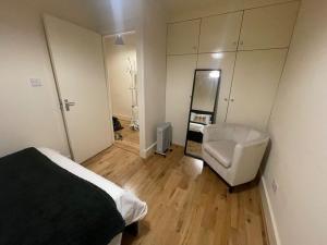 2 Bed Apartment Tower Bridge Big Ben The Shard