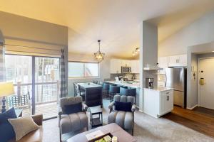 Flying Dutchman - Snow Owl Condo