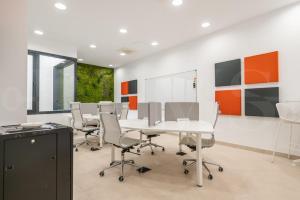 Elegant 2 bedroom gem with terrace and parking REMS