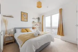 2BR Flat Close to Wembley Stadium Quick Tube To London - Pinner