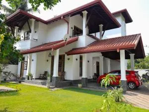 Airport CITY Villa by A4 transit Hub- Free pickup & drop 24h,7 - Andiambalama