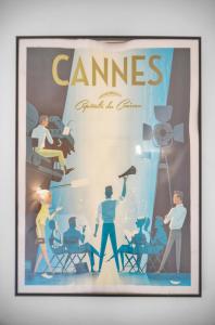 FRGK Clemenceau 1BR Beach Apartment AC & Ultra-Fast Wi-Fi