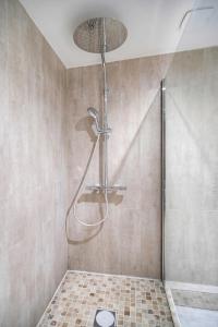 FRGK Clemenceau 1BR Beach Apartment AC & Ultra-Fast Wi-Fi