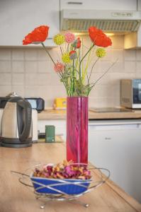 FRGK Clemenceau 1BR Beach Apartment AC & Ultra-Fast Wi-Fi