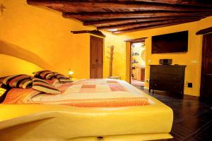 FELIZ - Sauna, beheizter Pool, Sonnenbett, Spielplatz, 2x2 m Bett