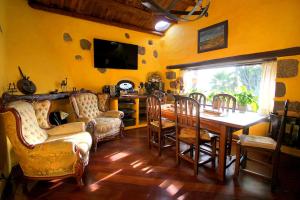 FELIZ - Sauna, beheizter Pool, Sonnenbett, Spielplatz, 2x2 m Bett