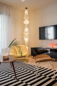 70s experience in Tulum with pool view