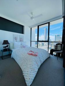Breathtaking City View 1 Bedroom Apartment and Parking