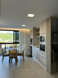 Apartamento novo frente mar