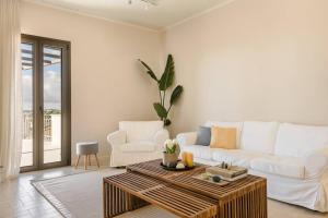 Loulas Family House