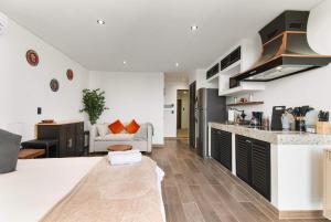 Suite Jungle Studio with Views Walk Everywhere