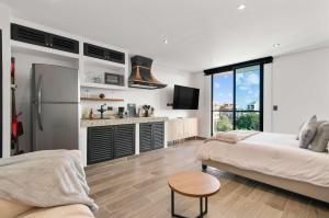 Suite Jungle Studio with Views Walk Everywhere