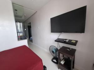 Modern Studio Birch Tower Near Malls & Nightlife