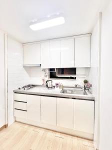 HeiStay-30sec from Hongdae SubwayStop-Elevator