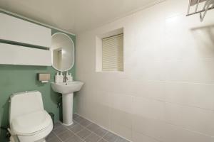 OPEN Special Price l Guui Station 5 minutes l 3 rooms l 4 beds l up to 8 people l Netflix l Sungsoo, Jamsil, Gangnam