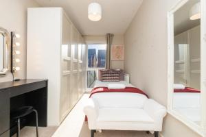 Pure Ashton by Artsy